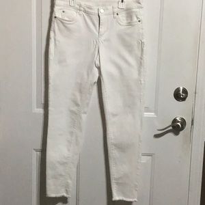 Vince Camuto Like New Fray Hem Skinny Jeans White Denim Size 6
